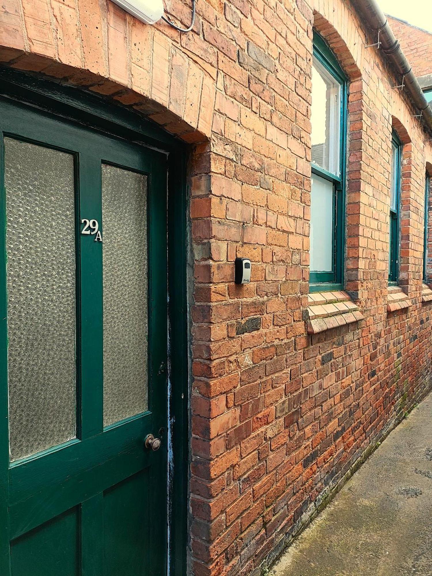 Whitchurch High Street Hideaway Exterior photo